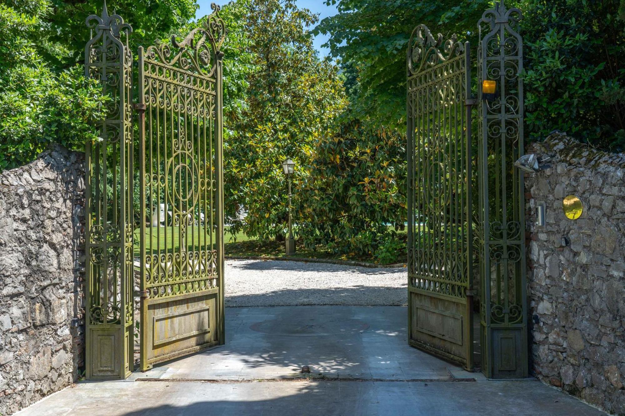 Villa Vittoria - Lusso Con Piscina, Tennis, Jacuzzi E Palestra Lucca Eksteriør billede