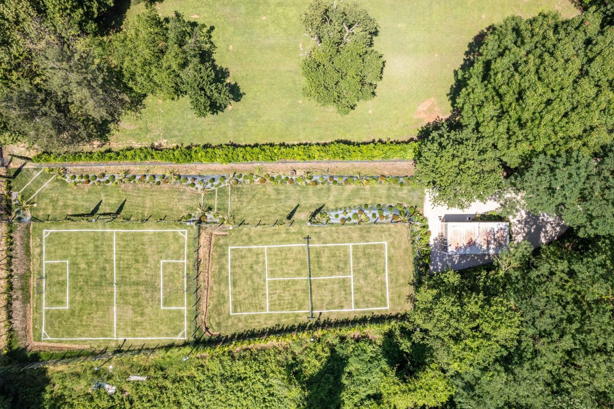 Villa Vittoria - Lusso Con Piscina, Tennis, Jacuzzi E Palestra Lucca Eksteriør billede