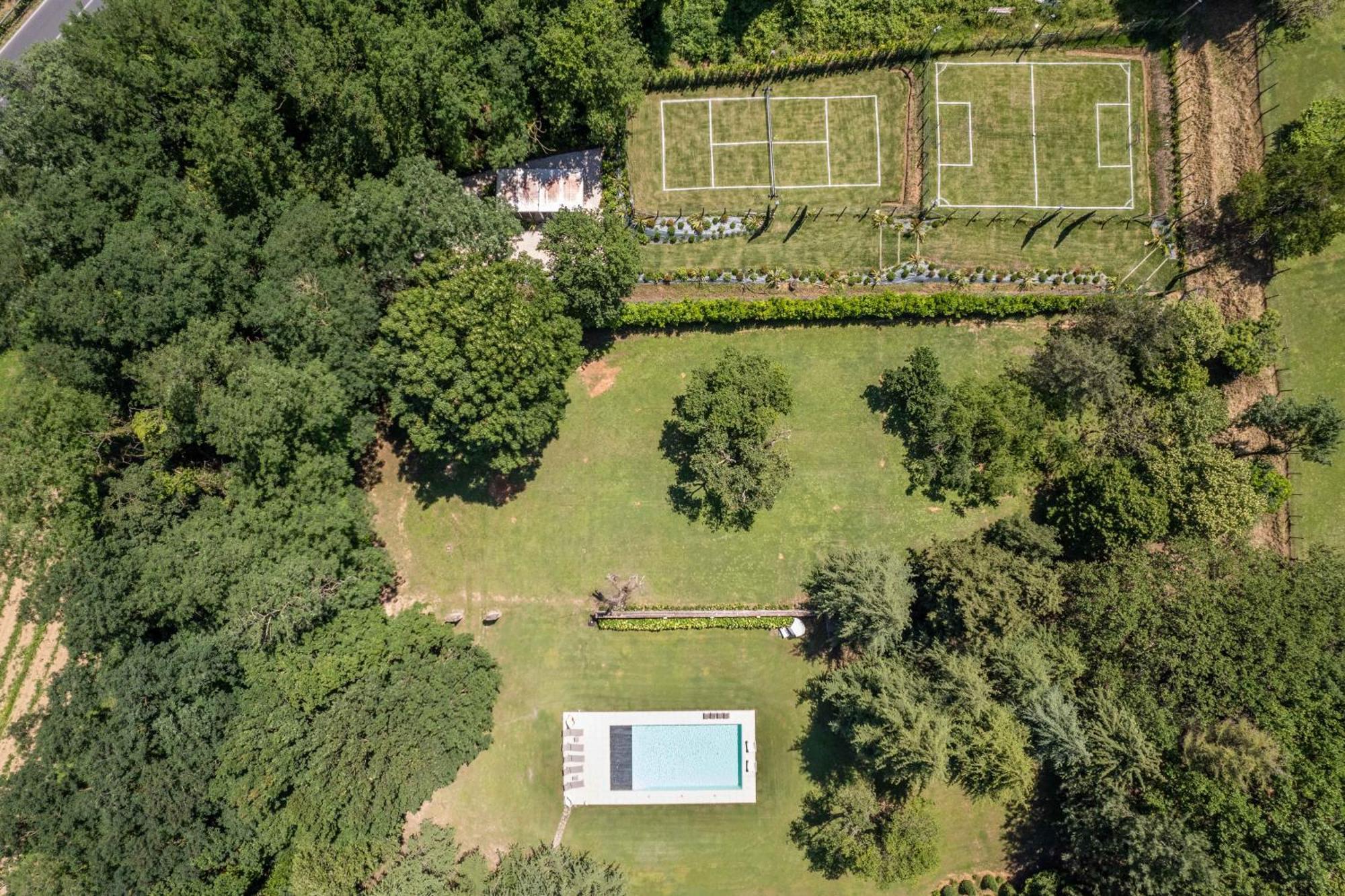Villa Vittoria - Lusso Con Piscina, Tennis, Jacuzzi E Palestra Lucca Eksteriør billede
